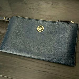 Michael Kors navy pebbled leather wristlet